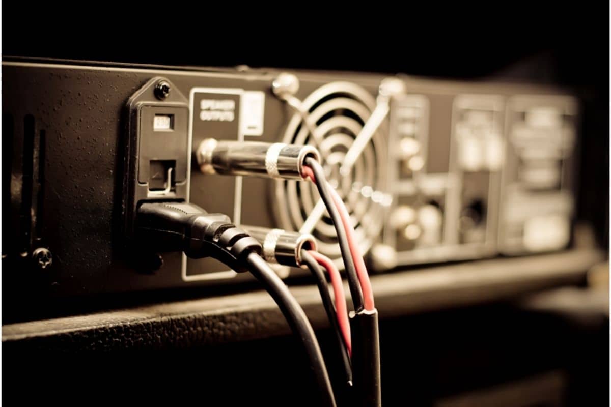 My Amp Has Power But No Sound to Sub