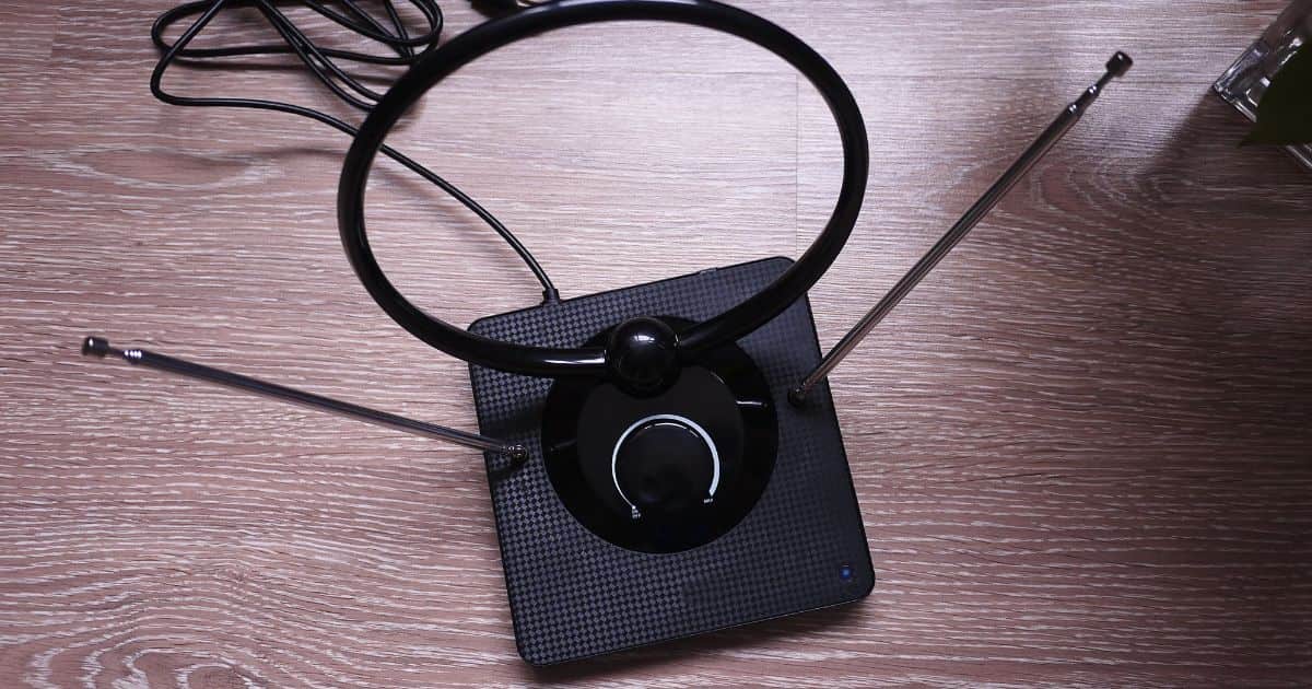 Indoor antenna for receiving TV signal.